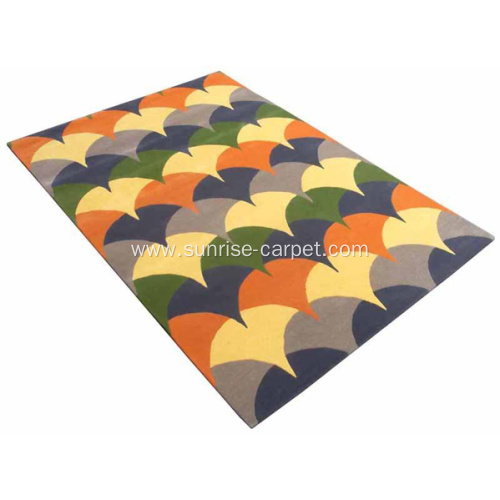 Tufted Carpet with Leaf Design